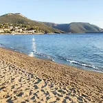 Dyada * Nea Styra